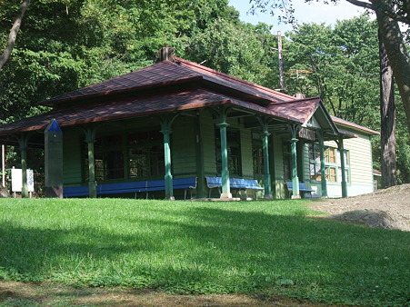 カムイコタン駅舎