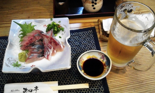 新鮮なアジの刺身日南油津おかめ亭