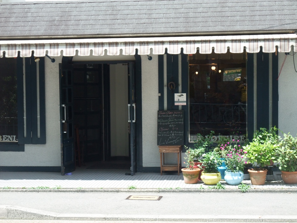 La Voiture ラ・ヴァチュール タルトタタンの美味しい京都岡崎のカフェ