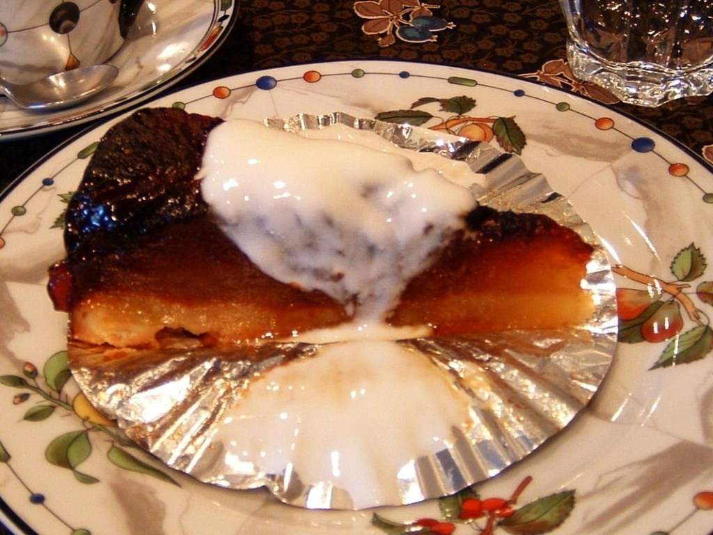 La Voiture ラ・ヴァチュール タルトタタンの美味しい京都岡崎のカフェ